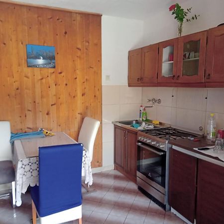 Apartments Nikola Pucisca Eksteriør billede